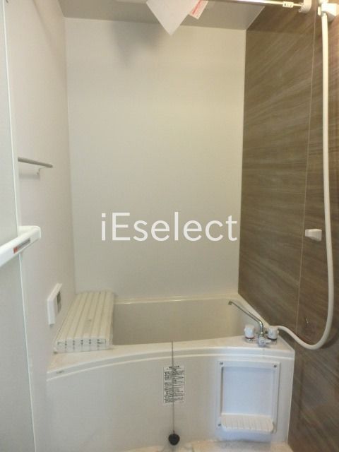 バス・シャワールーム　雨の日に便利な浴室乾燥機