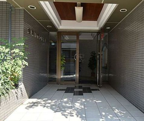 エントランス　毎日通るエントランスはこのようになっています