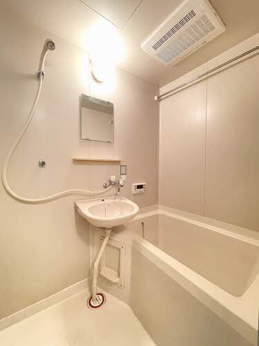 バス・シャワールーム　バスルーム