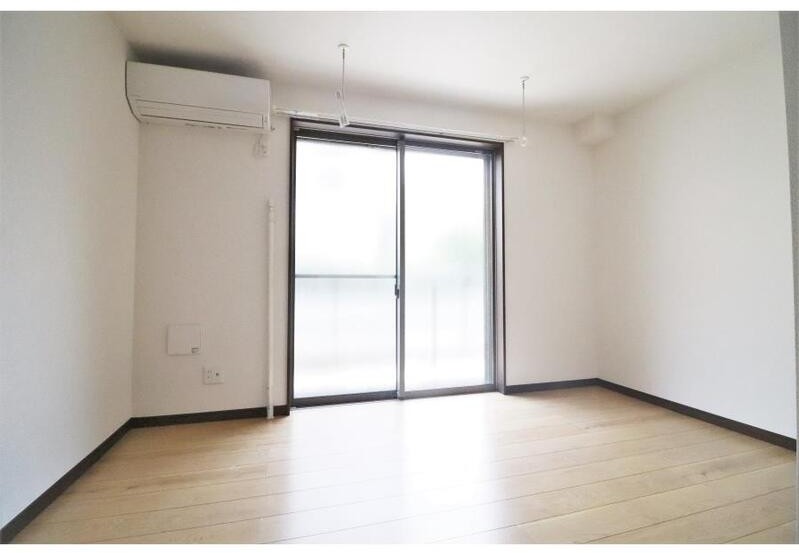 居室・リビング　使いやすい形の為、レイアウトを楽しめます♪