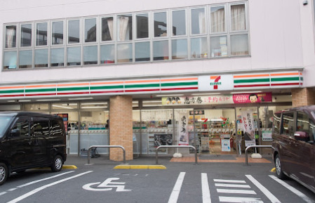コンビニ　セブンイレブン 世田谷サザエさん通り店（コンビニ）まで130m