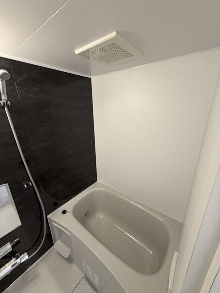 バス・シャワールーム　追い焚き機能付きのお風呂です♪