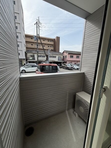 バルコニー　陽当たり良好なバルコニーです♪