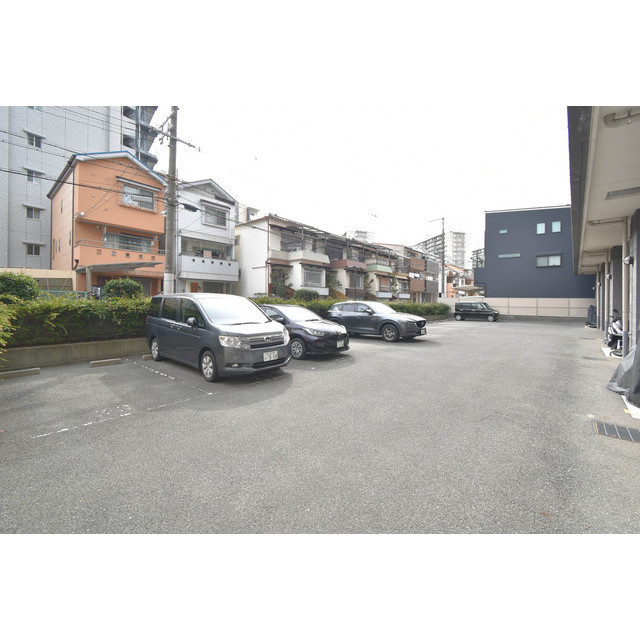 駐車場　駐車場完備です