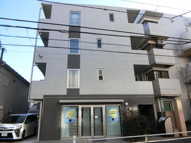 建物外観　4階建てです