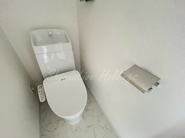 トイレ　嬉しい個室温水洗浄便座♪