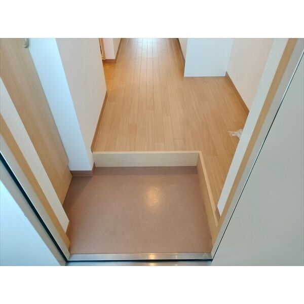 玄関　※同系統別室の写真です