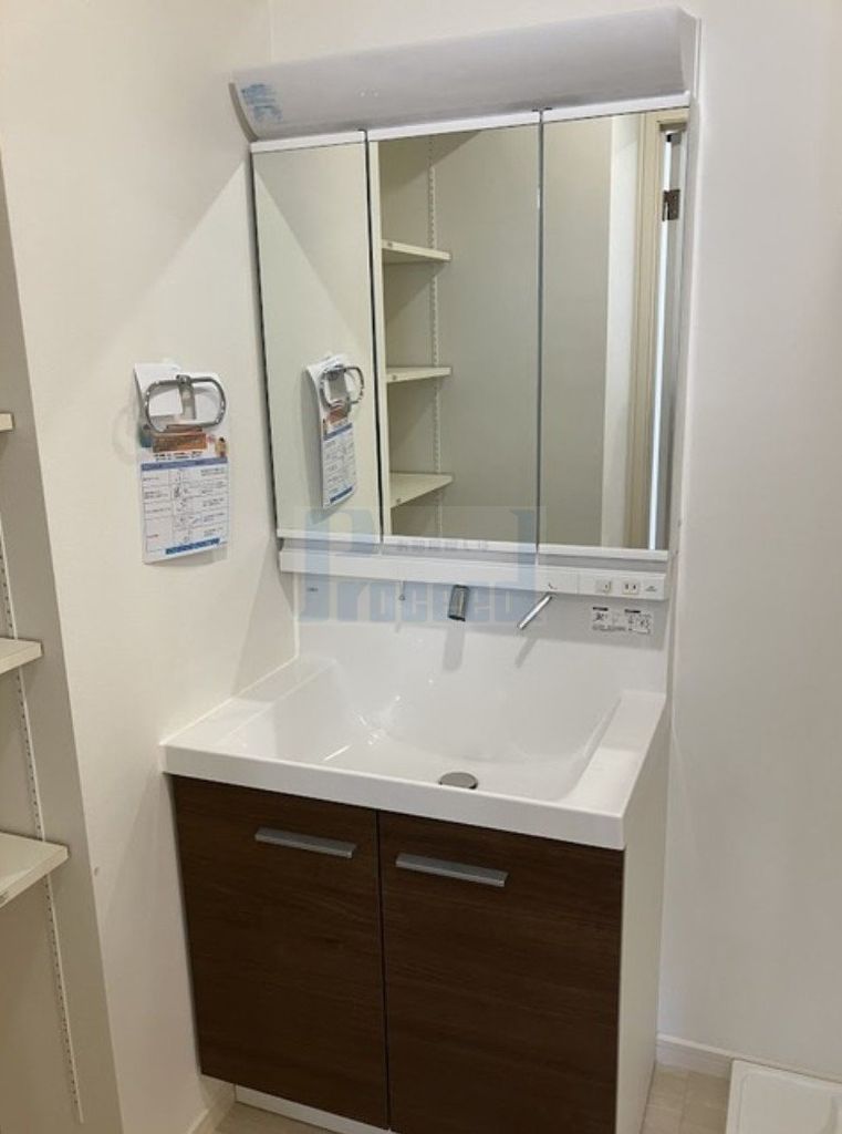 洗面設備　うれしい独立洗面台！