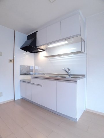 キッチン　コンパクトなキッチンで掃除もラクラク