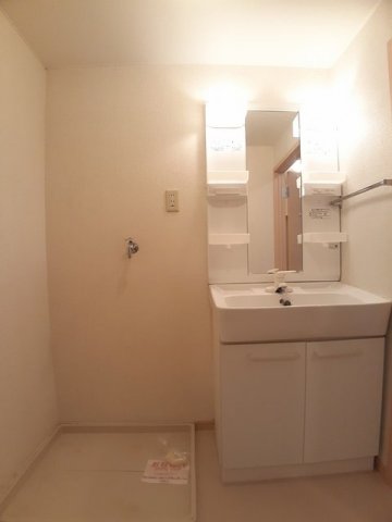 洗面設備　スペースが確保できる洗面所です