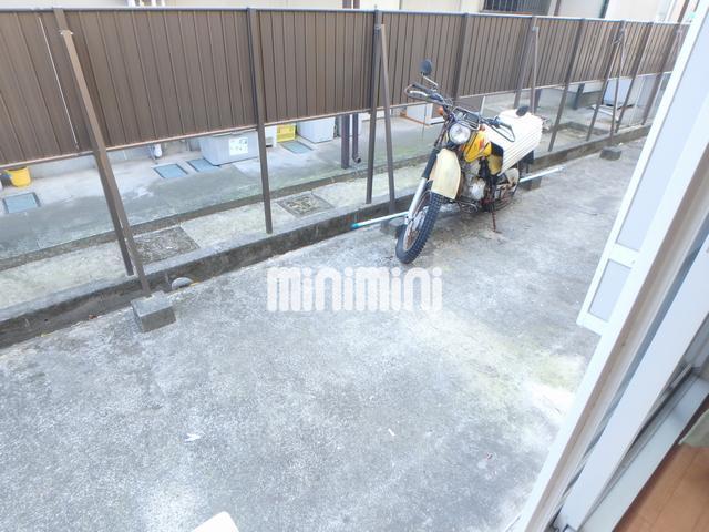 バルコニー　室内写真です。