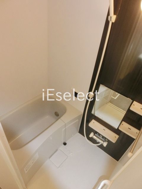 バス・シャワールーム　追い焚き付きのバスルーム