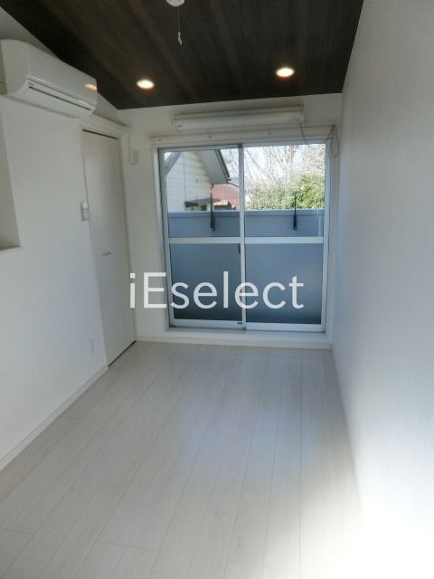 居室・リビング　白を基調とした明るいお部屋