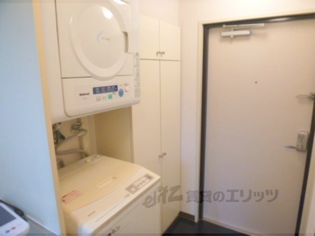 その他部屋・スペース　洗濯機と乾燥機が付いています。