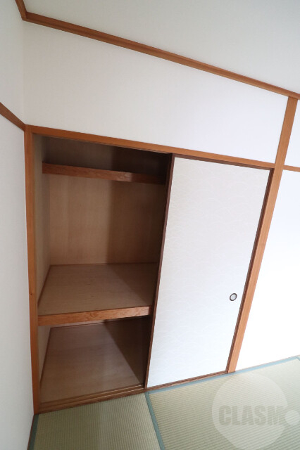 その他設備　和室の押入れ収納
