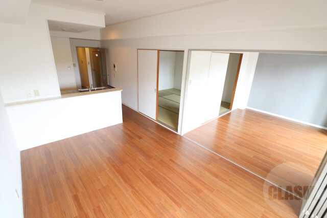 居室・リビング　１２．７帖のリビングルーム