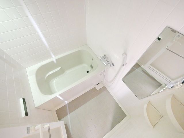 バス・シャワールーム　※別部屋参考写真です