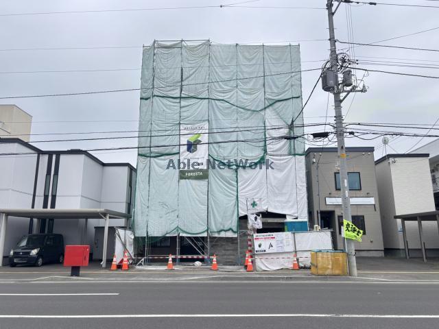 建物外観　建築中