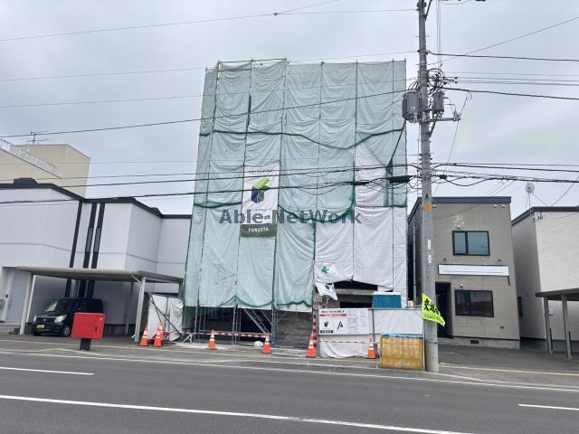 建物外観　建築中