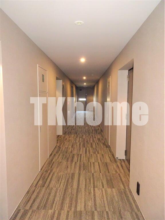 その他共有部分　マンション内は高級感のある内廊下です