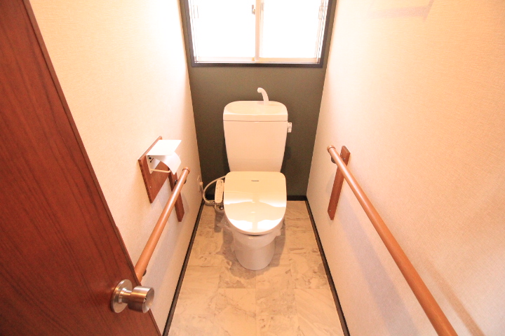 トイレ　温水洗浄便座☆