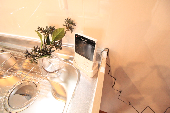 セキュリティ　置き型TVモニターホン☆