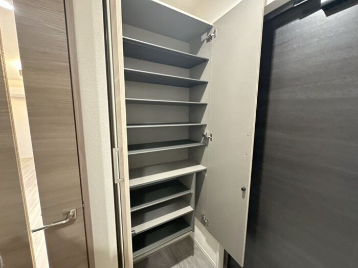 収納　シューズボックス