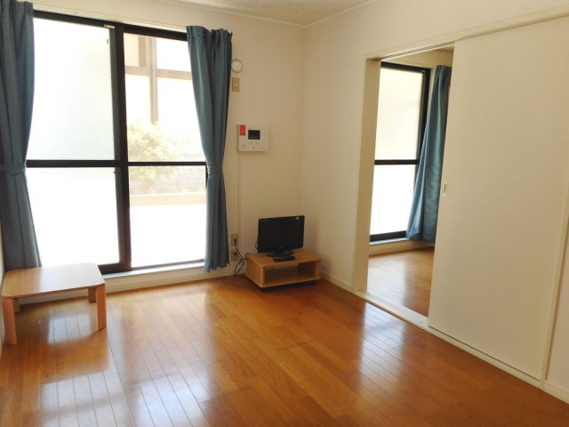 居室・リビング　部屋によっては家具家電が付いておりません