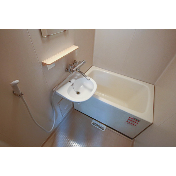 バス・シャワールーム　同じ建物の別のお部屋