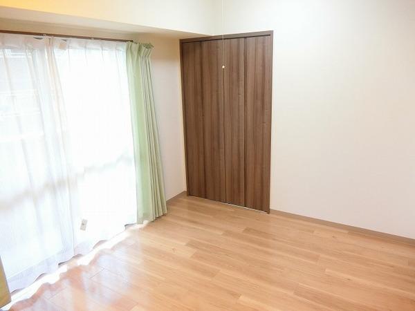 その他部屋・スペース　明るい洋室！