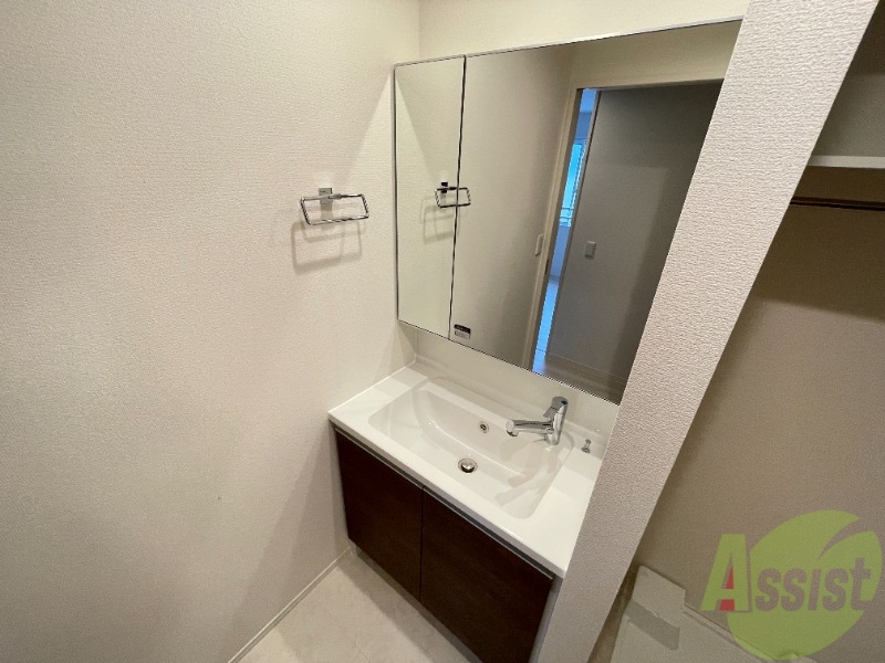 洗面設備　三面鏡付独立洗面台