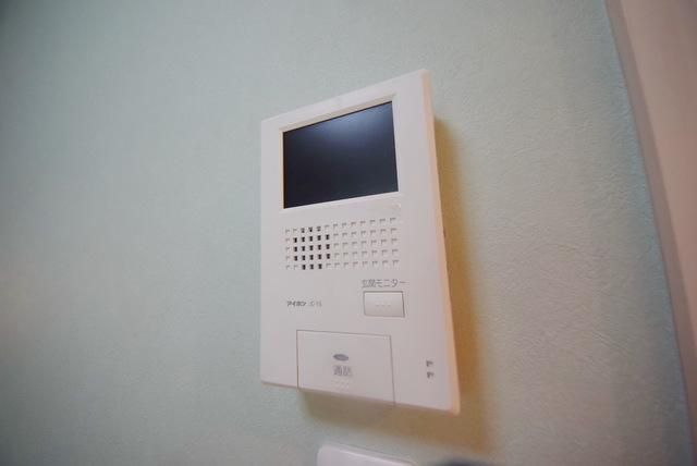 セキュリティ　モニター付きインターホン完備