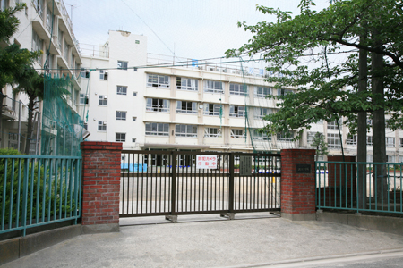 中学校　葛飾区立双葉中学校（中学校）まで760m