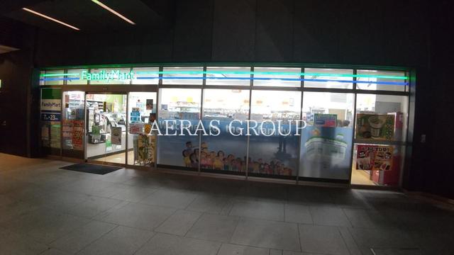 コンビニ　ファミリーマート東京ソラマチＢ３Ｆ店（コンビニ）まで860m