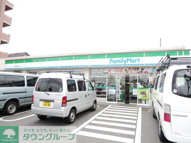 コンビニ　ファミリーマート（コンビニ）まで590m