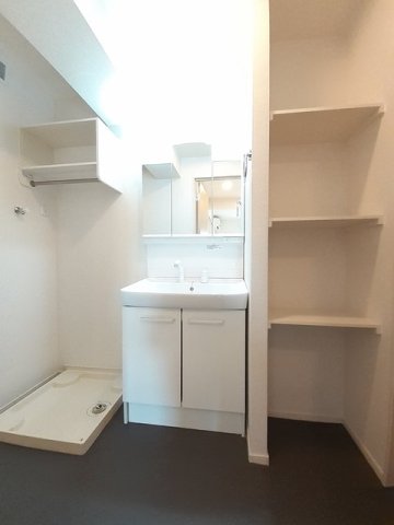 洗面設備　広い洗面スペース