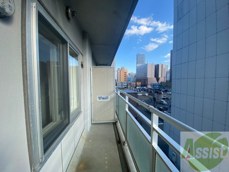 バルコニー　バルコニーです。洗濯物を干したり一息ついたりできますね！