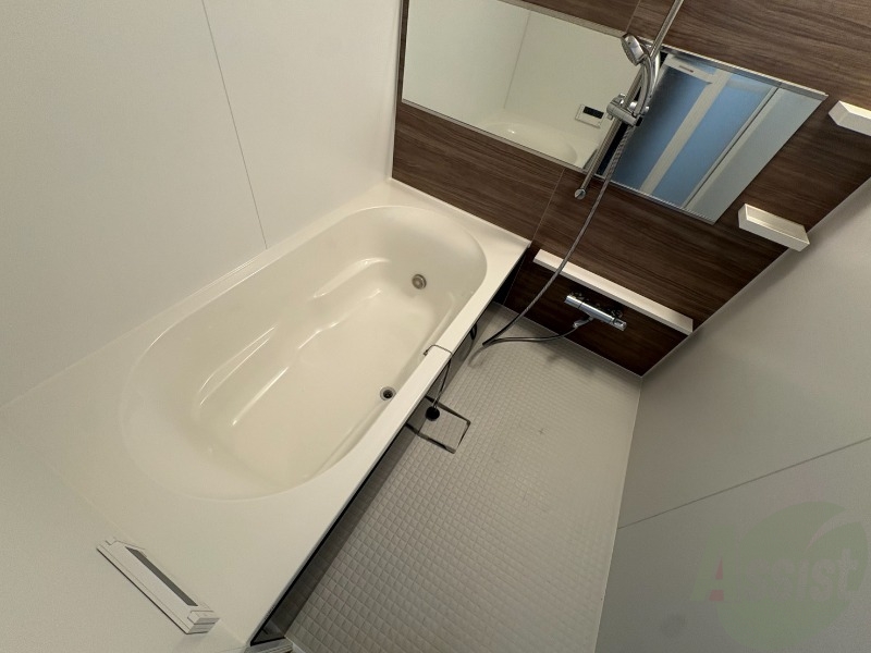 バス・シャワールーム　お風呂になります。一日の疲れを癒してくださいね。