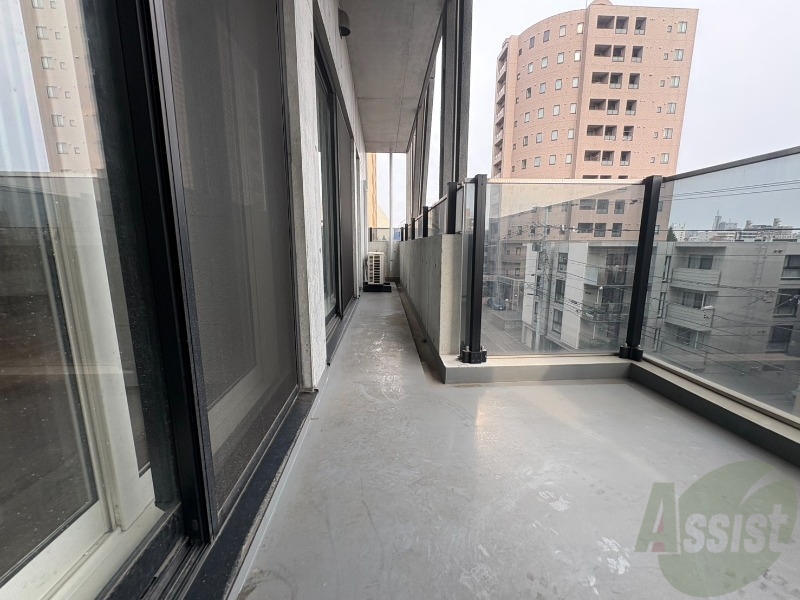 バルコニー　バルコニーです。洗濯物を干したり一息ついたりできますね！