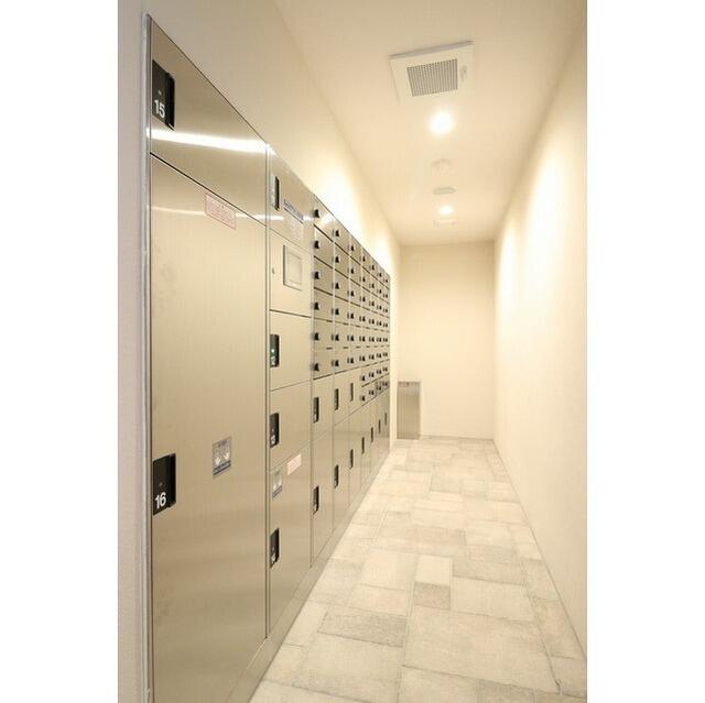 ロビー　メールボックス