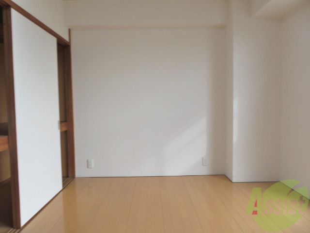 その他部屋・スペース　リビングと寝室は同じお部屋になります。お好きな場所にどうぞ。
