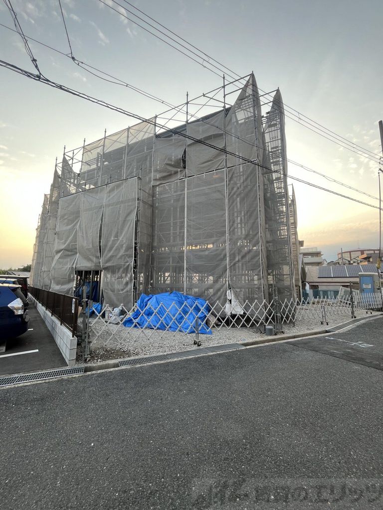 建物外観　駐車場