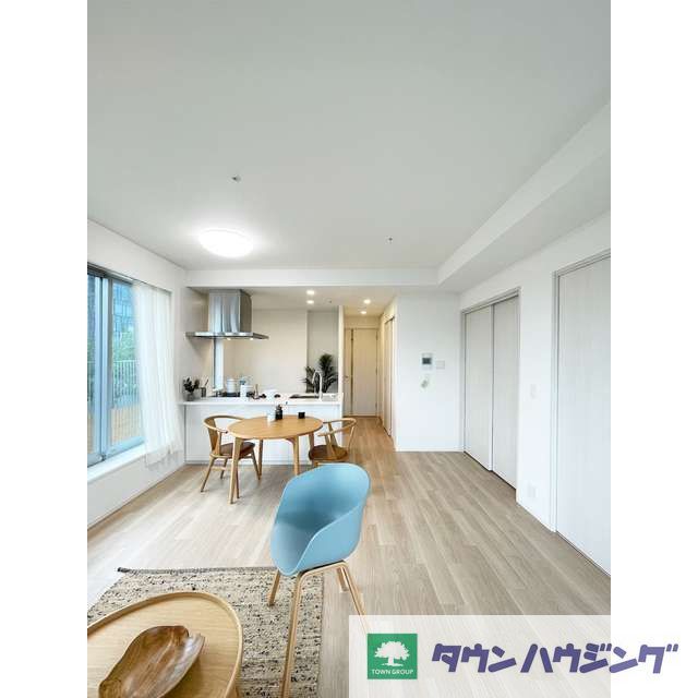 居室・リビング　【家具/調度品に関しては配置例を示したもので実際の賃貸には…