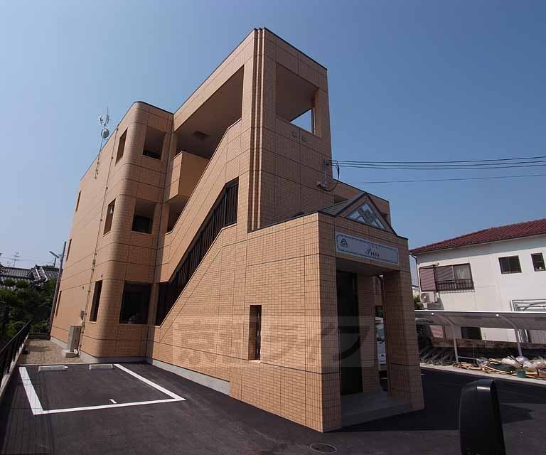 建物外観　インターネット無料のマンション。