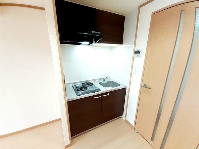 キッチン　コンパクトなキッチンで掃除もラクラク