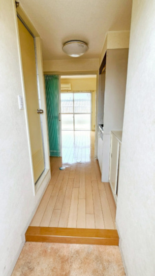 玄関　※別部屋の写真です