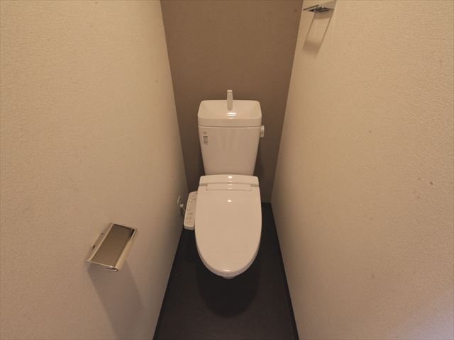 トイレ　温水洗浄便座付トイレ