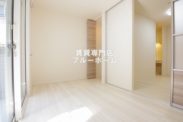 その他部屋・スペース　5.1帖の明るい洋室！