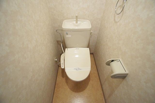 トイレ　バストイレは別です。