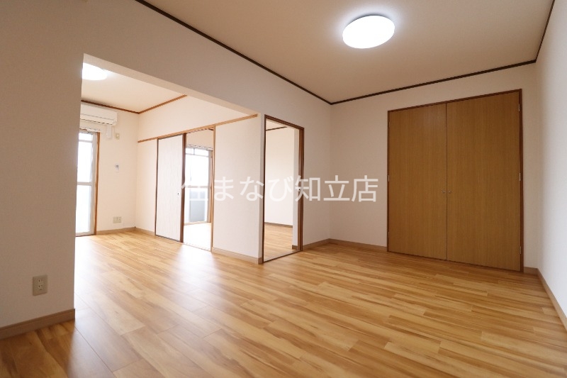 居室・リビング　同型別部屋写真